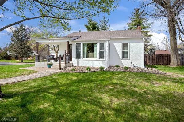 971 Lovell AVE W, Roseville, MN 55113