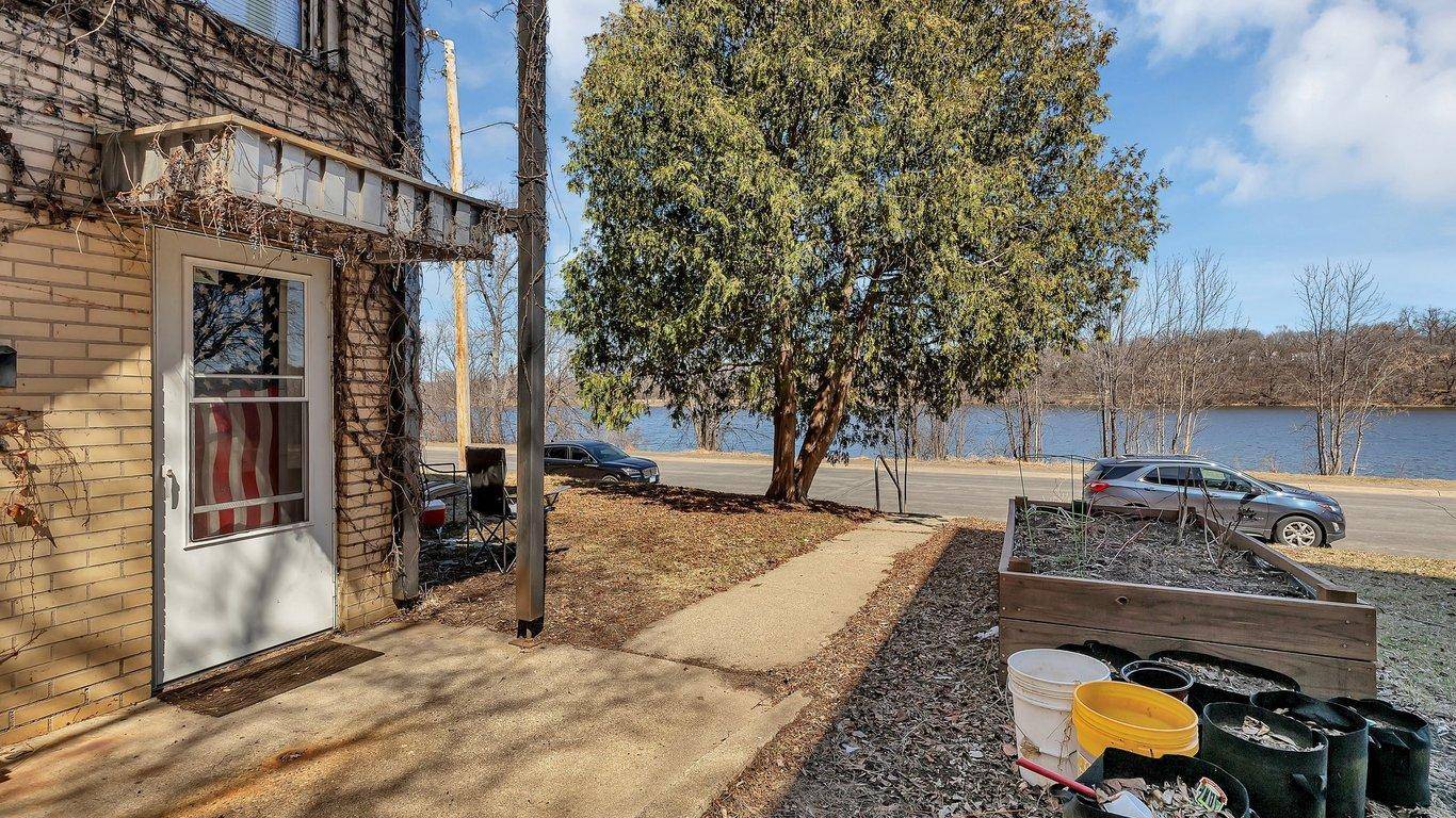 Saint Cloud, MN 56303,629 5th AVE N