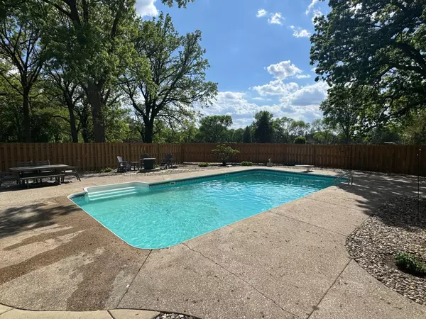 Hutchinson, MN 55350,1212 Oakwood LN NW