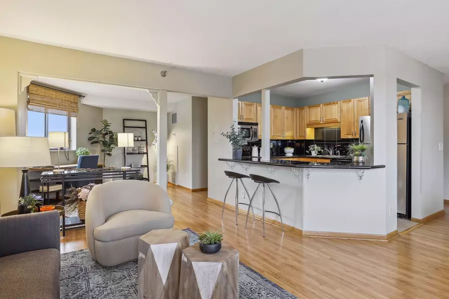 78 10th ST E #901, Saint Paul, MN 55101