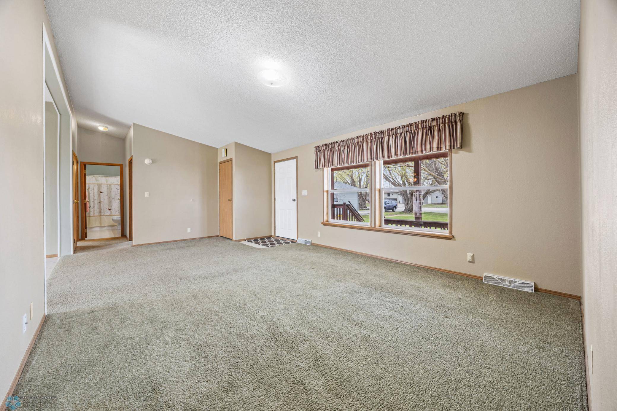 Casselton, ND 58012,531 10th AVE N