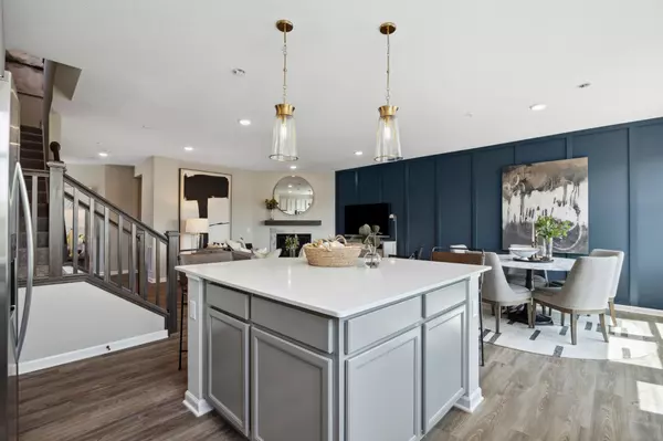 Maple Grove, MN 55369,10380 Glacier LN N