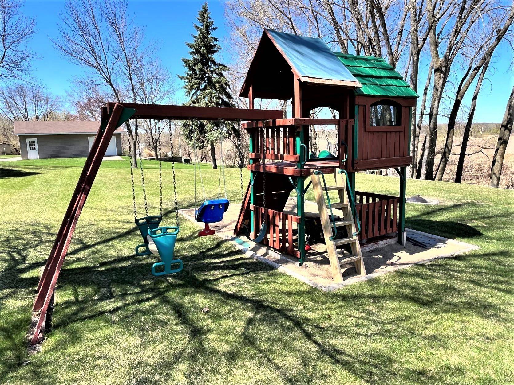 Sauk Centre, MN 56378,134 6th ST SE
