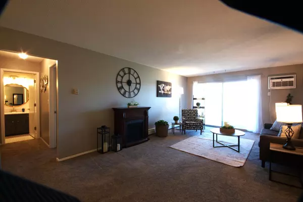 Roseville, MN 55113,2720 Dale ST N #C212