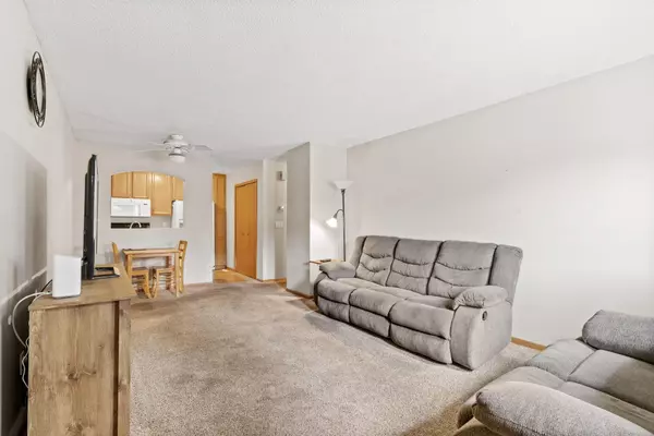 Brooklyn Park, MN 55445,8510 S Maplebrook CIR