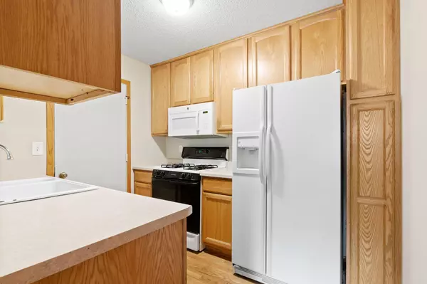 Brooklyn Park, MN 55445,8510 S Maplebrook CIR