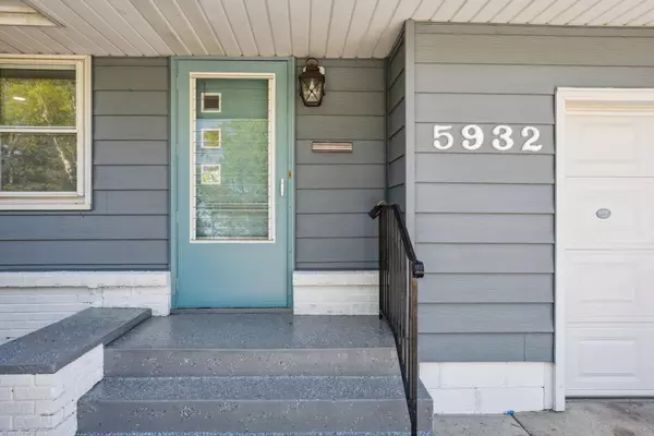 5932 Admiral LN N, Brooklyn Center, MN 55429