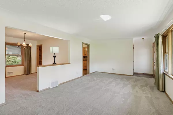 Brooklyn Center, MN 55429,6309 Halifax DR