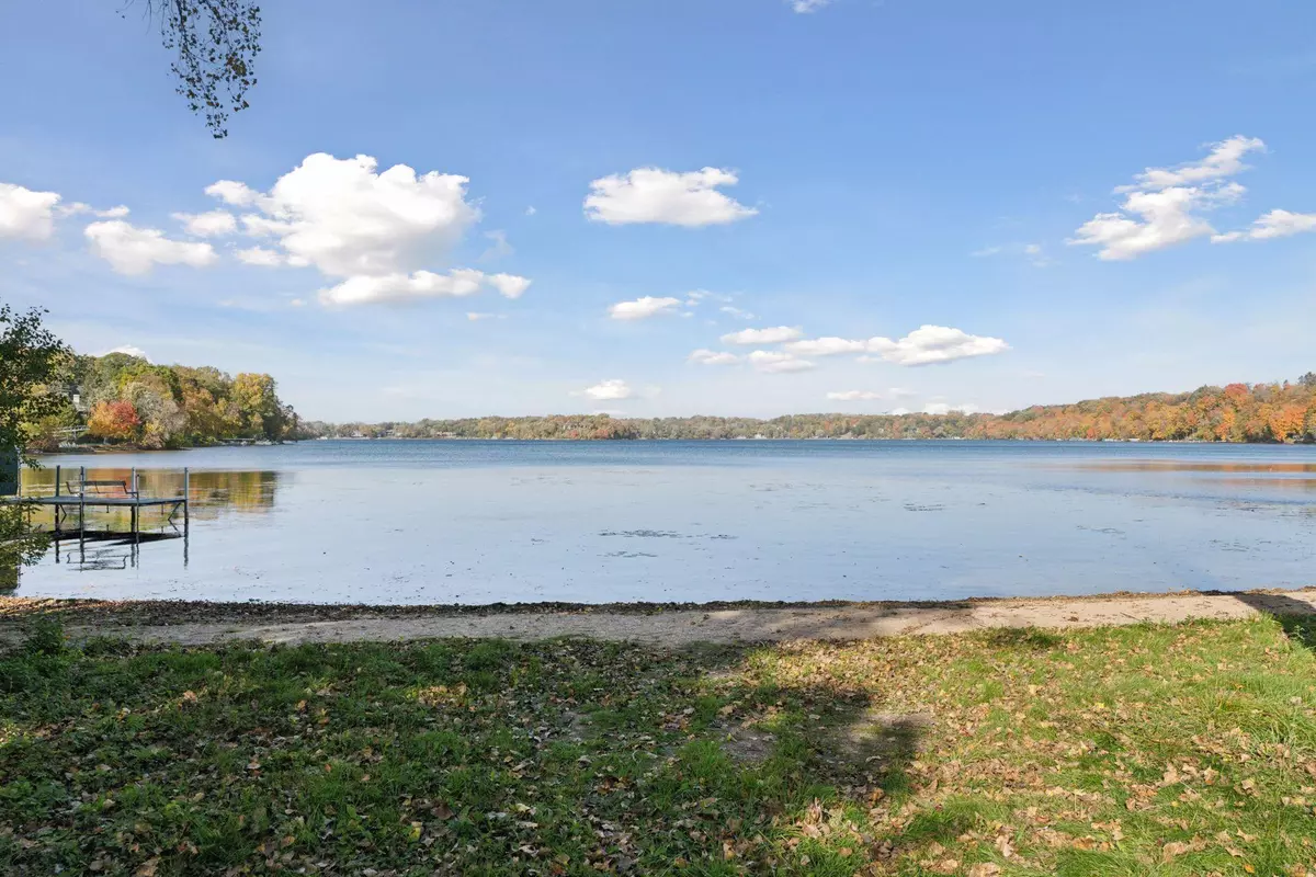 Chanhassen, MN 55317,1020 Pleasant View RD