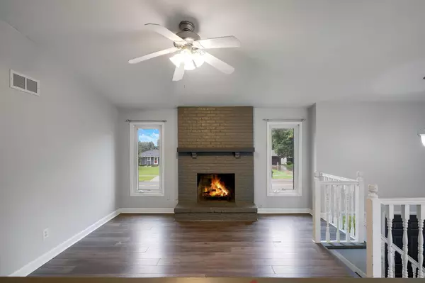 Lakeville, MN 55068,16111 Flagstaff CT N