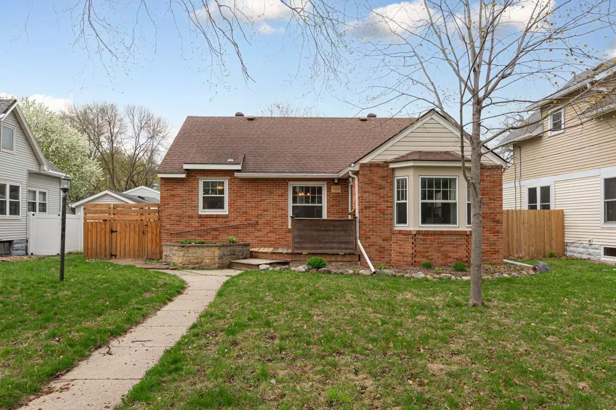 North Mankato, MN 56003,728 Belgrade AVE