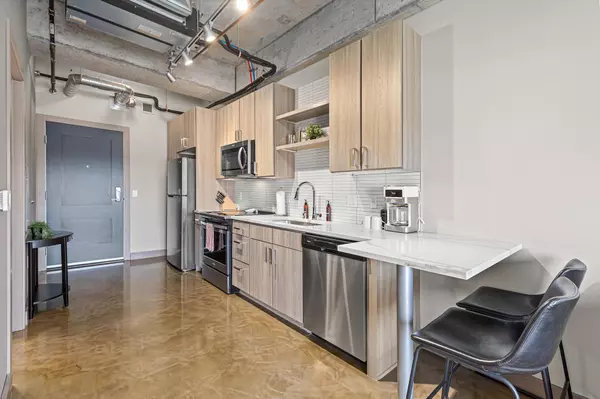 Minneapolis, MN 55401,728 3rd ST N #703