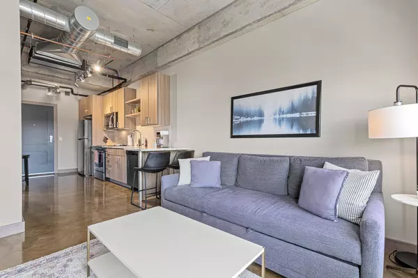 Minneapolis, MN 55401,728 3rd ST N #703
