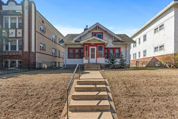 Saint Paul, MN 55105,1510 Grand AVE