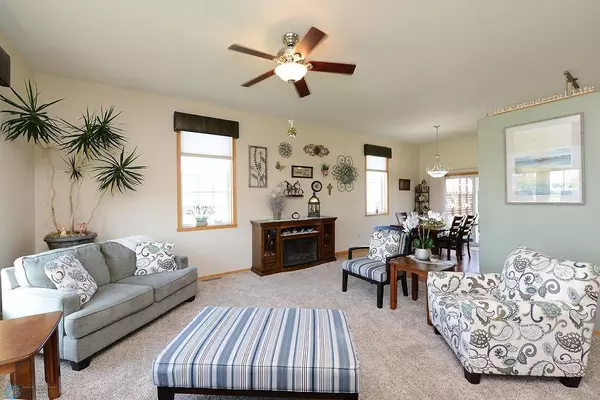 West Fargo, ND 58078,1695 Oakwood DR