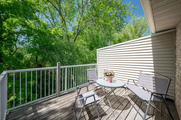 Vadnais Heights, MN 55127,921 Pond View CT