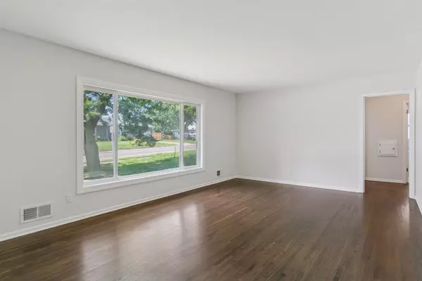 West Saint Paul, MN 55118,301 Butler AVE E