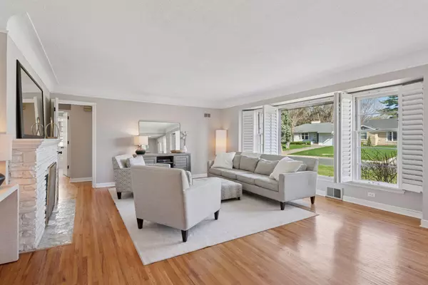 Edina, MN 55436,5033 Richmond DR