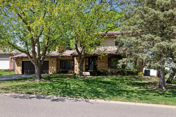 Woodbury, MN 55125,3262 Churchill DR