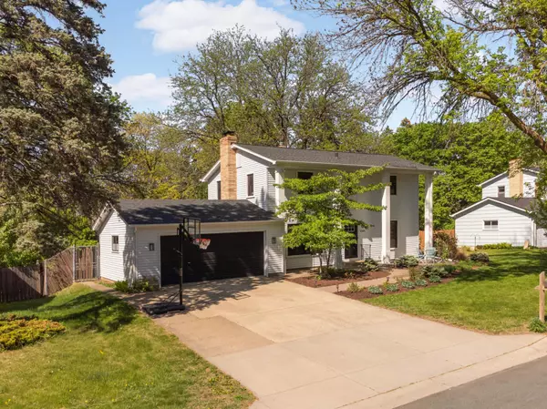 White Bear Lake, MN 55110,2365 Lakeridge DR