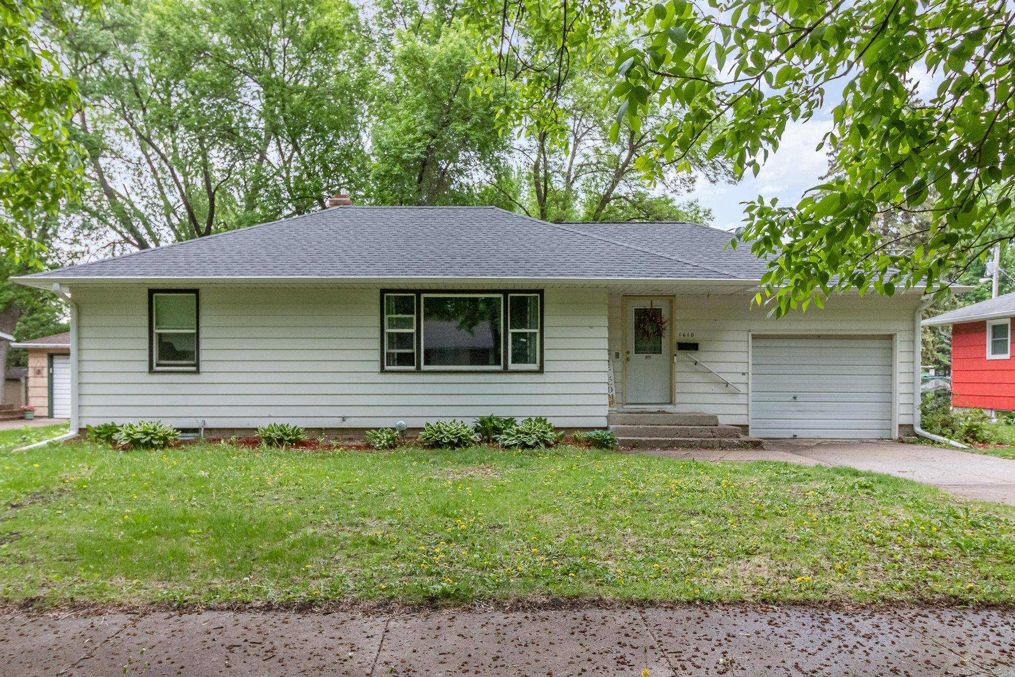 Glencoe, MN 55336,1610 Knight AVE N