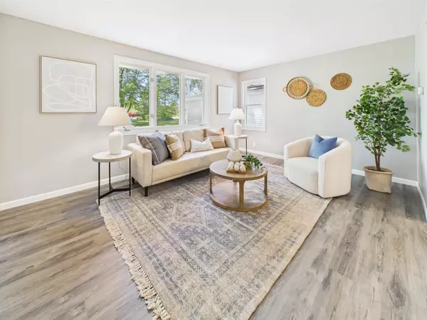 Vadnais Heights, MN 55127,4142 Clover AVE