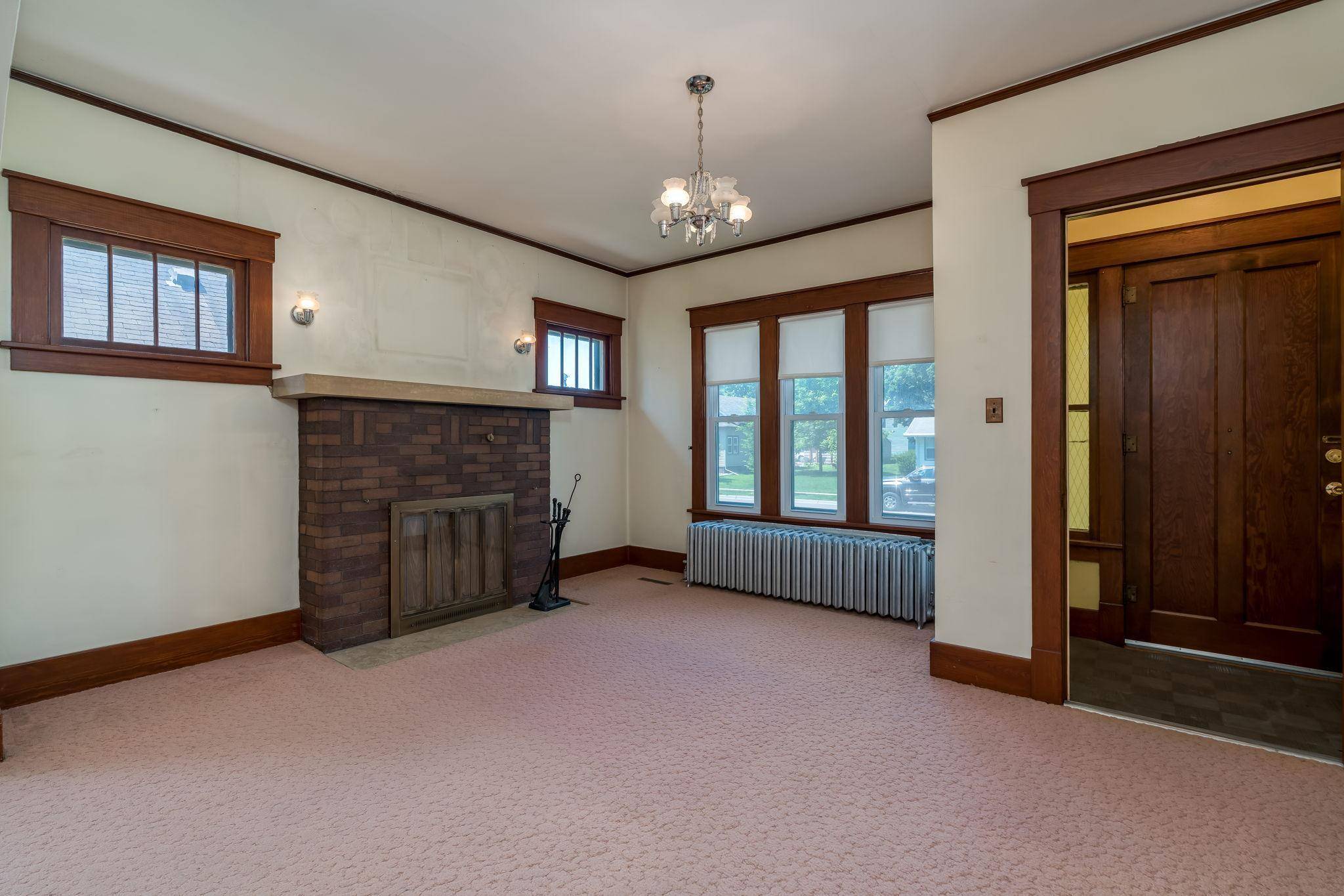 Le Center, MN 56057,165 N Park AVE