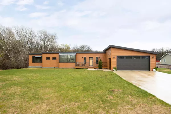 Alexandria, MN 56308,1306 Seasons DR NE