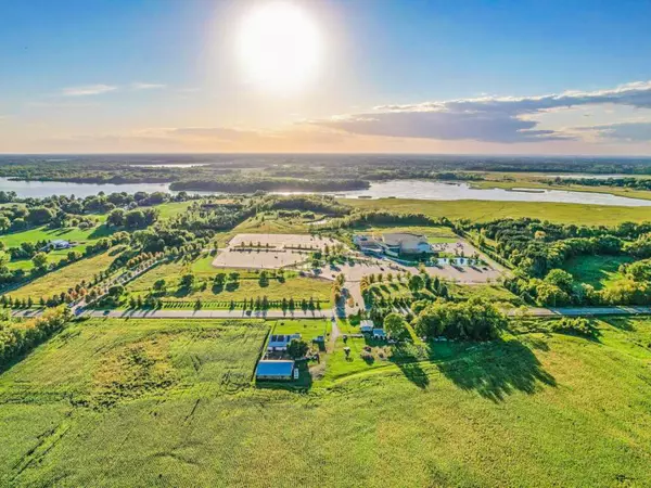 Lino Lakes, MN 55038,7766 20th AVE