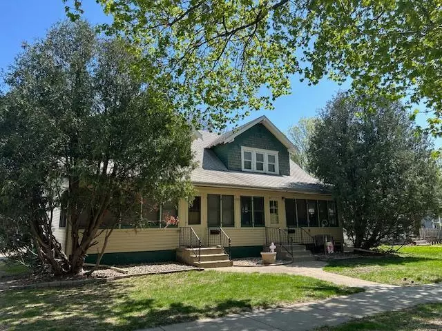 612 W Redwood ST, Marshall, MN 56258