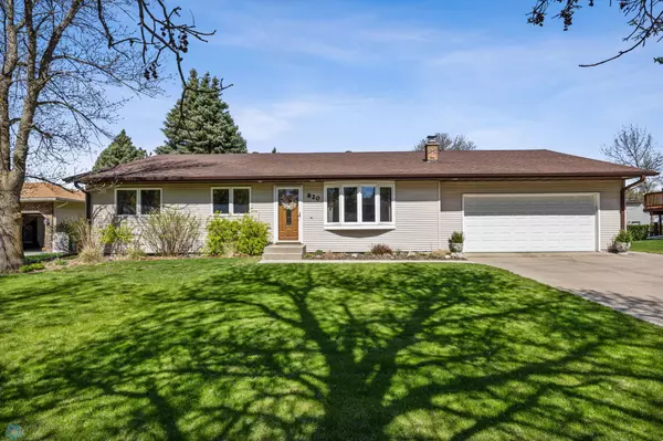 820 7th ST E,  West Fargo,  ND 58078