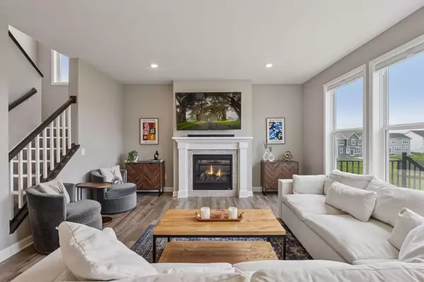 Chanhassen, MN 55317,7136 Pearl DR