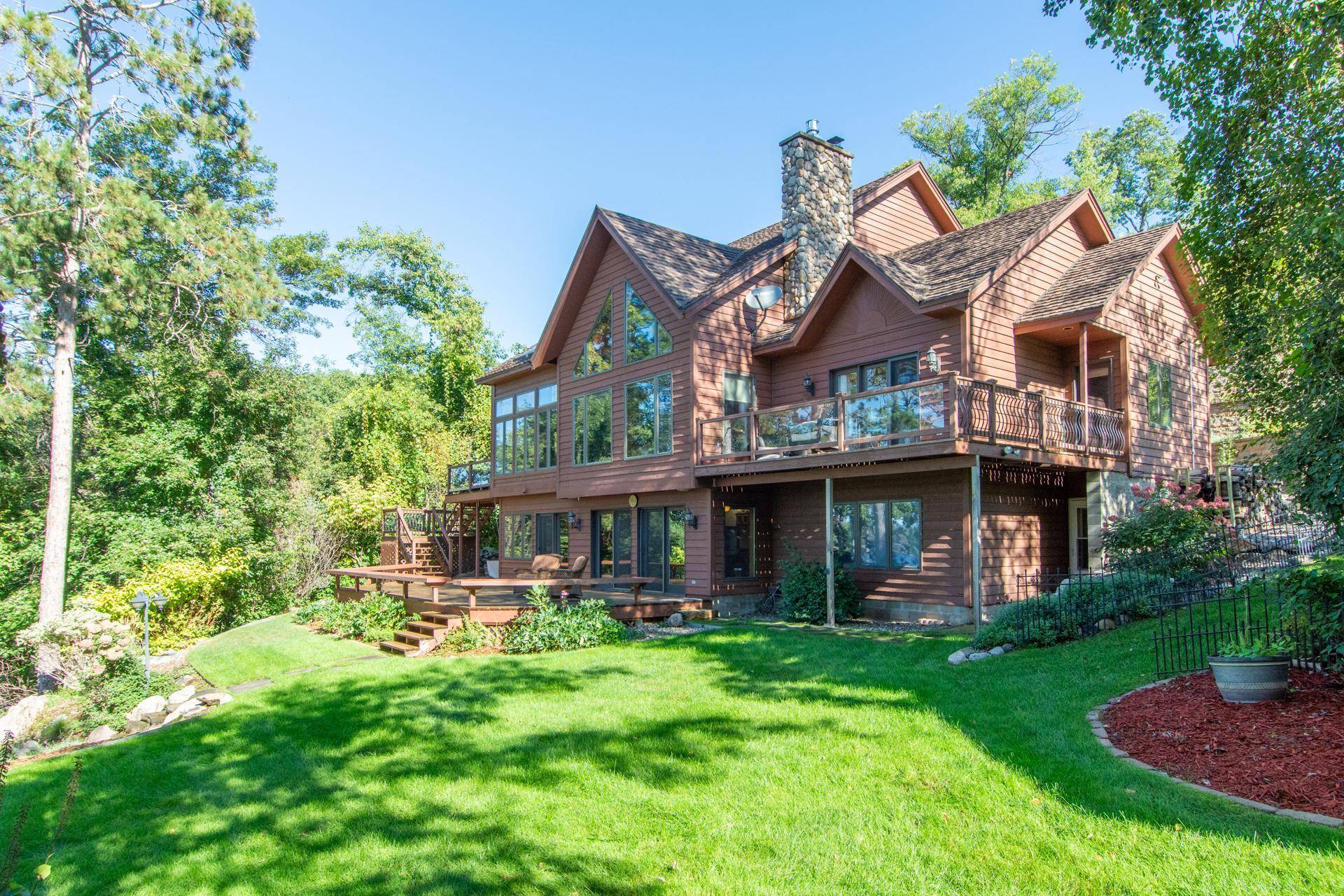 1569 Floan Point RD, East Gull Lake, MN 56401