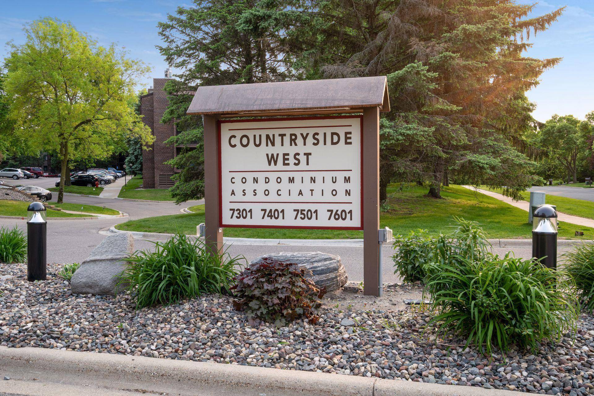 Bloomington, MN 55438,7501 W 101st ST #311