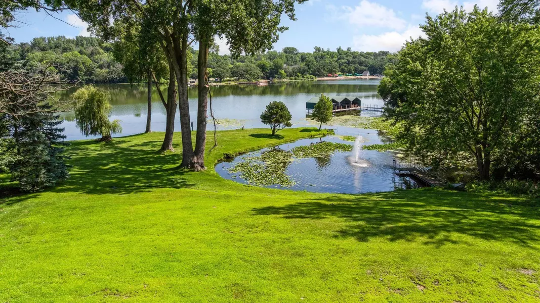 6851 Beach RD, Eden Prairie, MN 55344