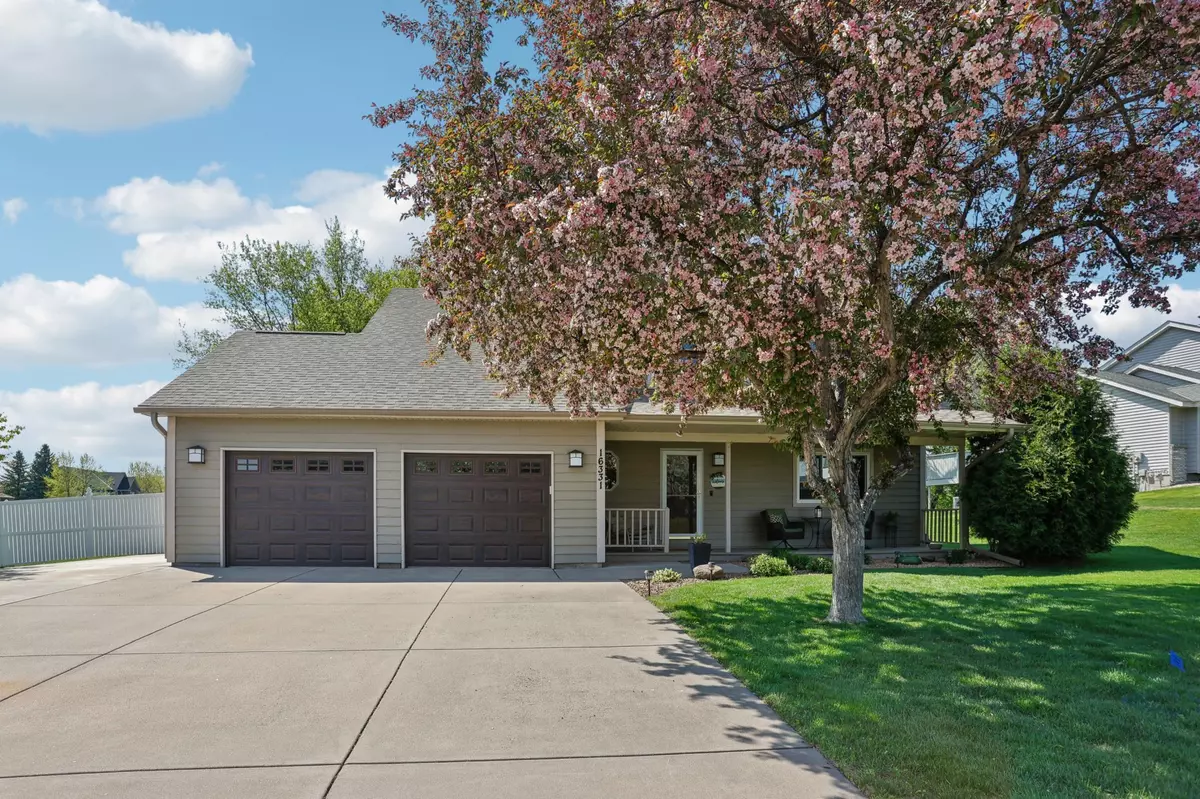 Lakeville, MN 55044,16331 Heath CT