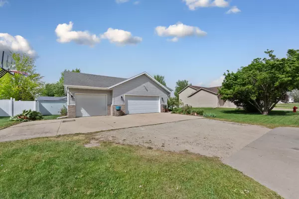 Owatonna, MN 55060,1320 18th ST SE