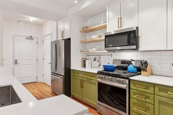 Saint Paul, MN 55101,209 8th ST E #113