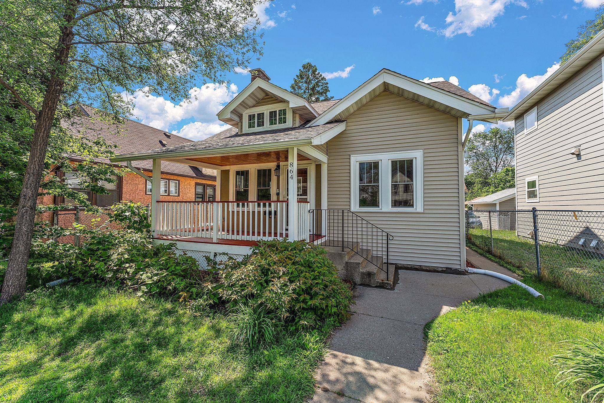 Saint Paul, MN 55104,864 Fuller AVE