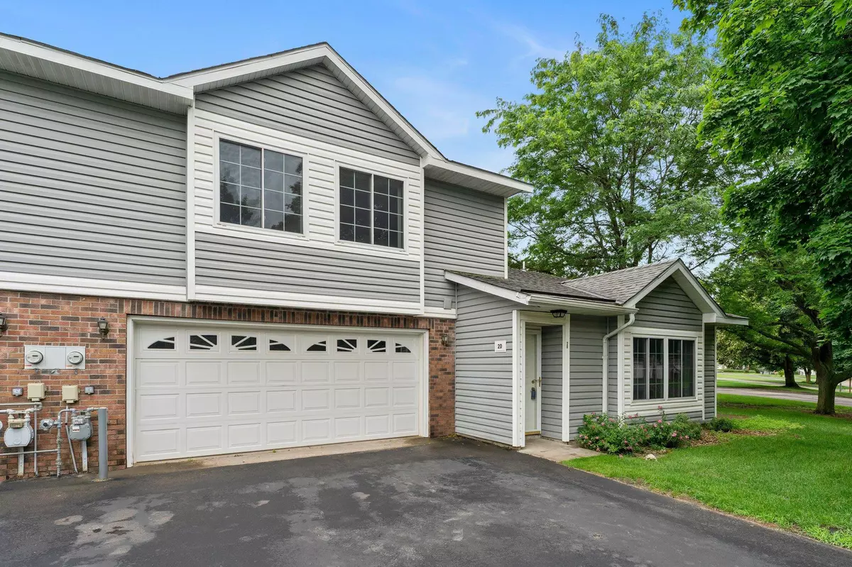 Circle Pines, MN 55014,2 Oak RD #D