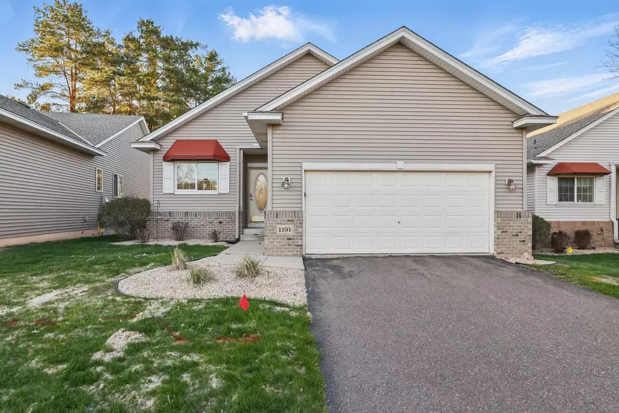 1191 Sterling CIR N, Maplewood, MN 55119