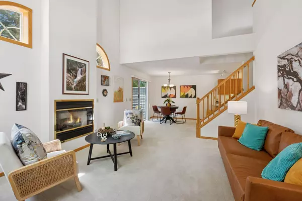 10922 Highland RD, Bloomington, MN 55438