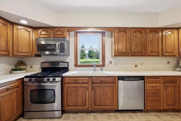 Woodbury, MN 55129,7146 Military RD