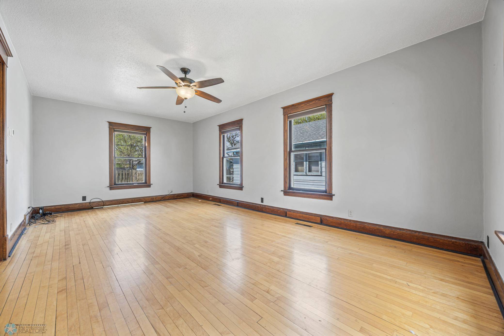 Fargo, ND 58103,1524 5th AVE S