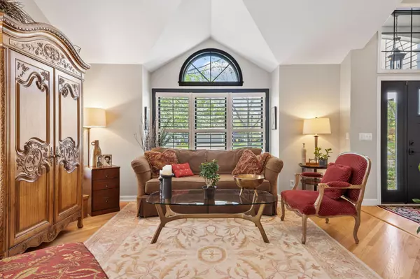 Eagan, MN 55123,3744 Woodland TRL