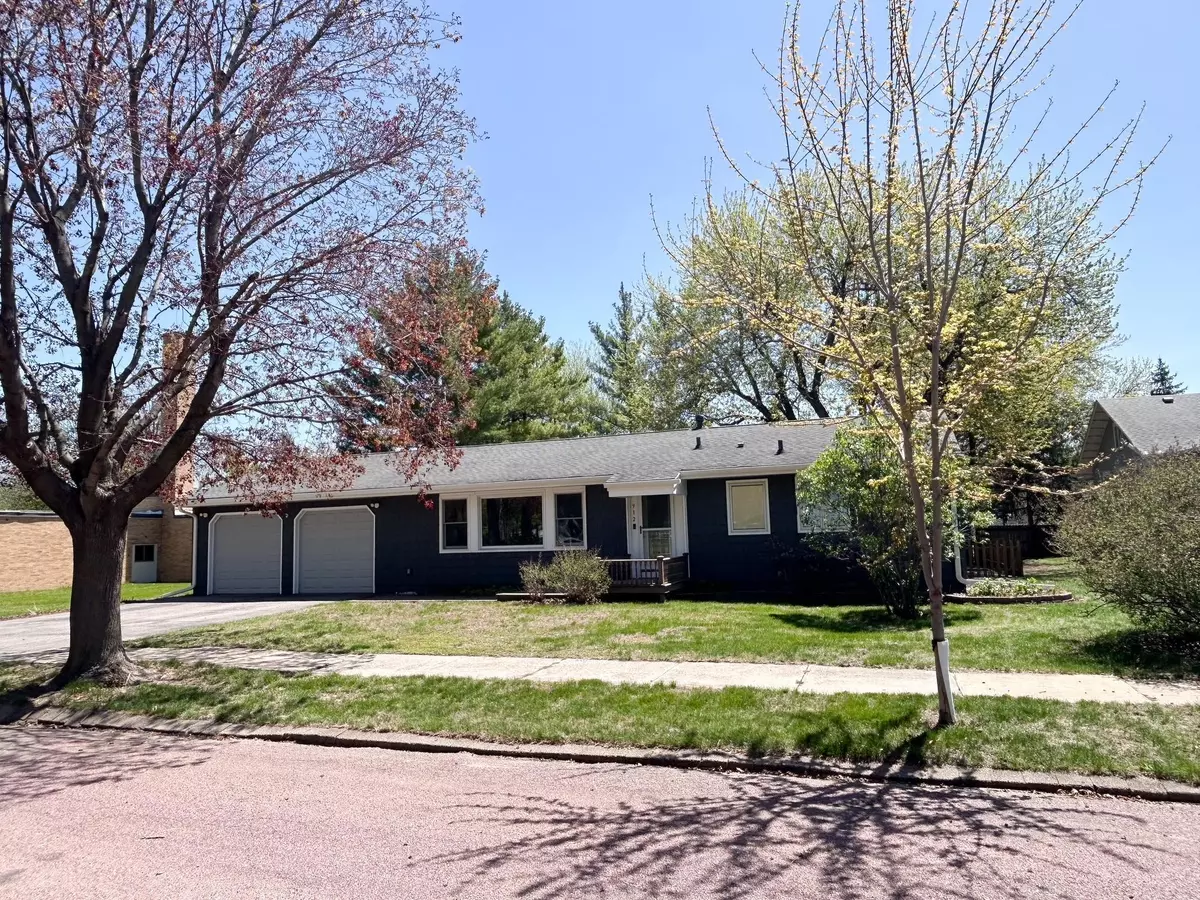 Heron Lake, MN 56137,912 4th AVE