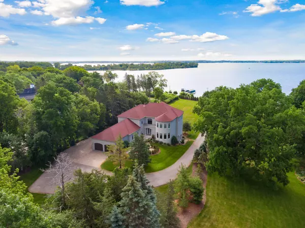 Orono, MN 55391,1860 Shoreline DR