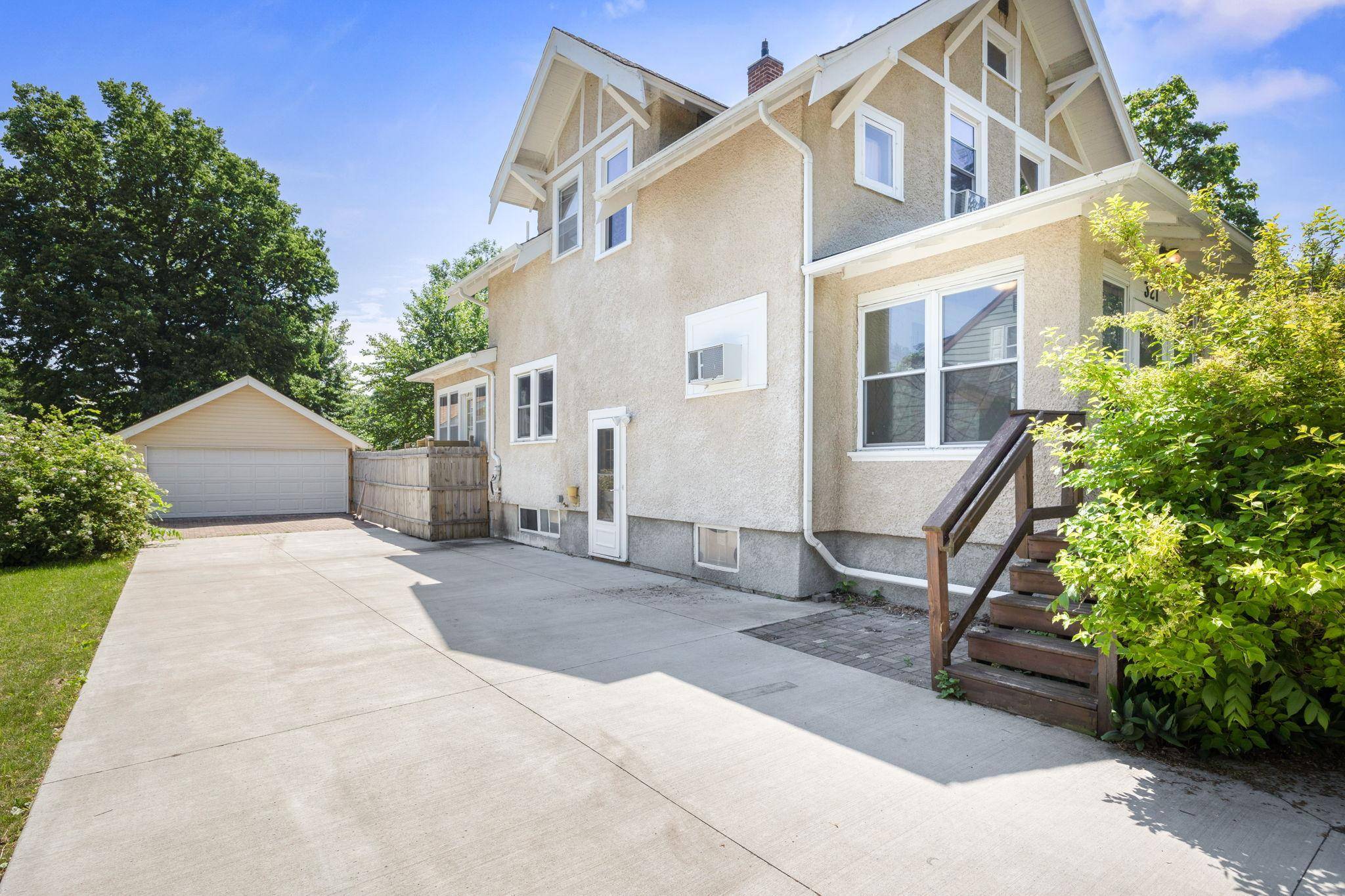 321 S Armstrong AVE, Litchfield, MN 55355