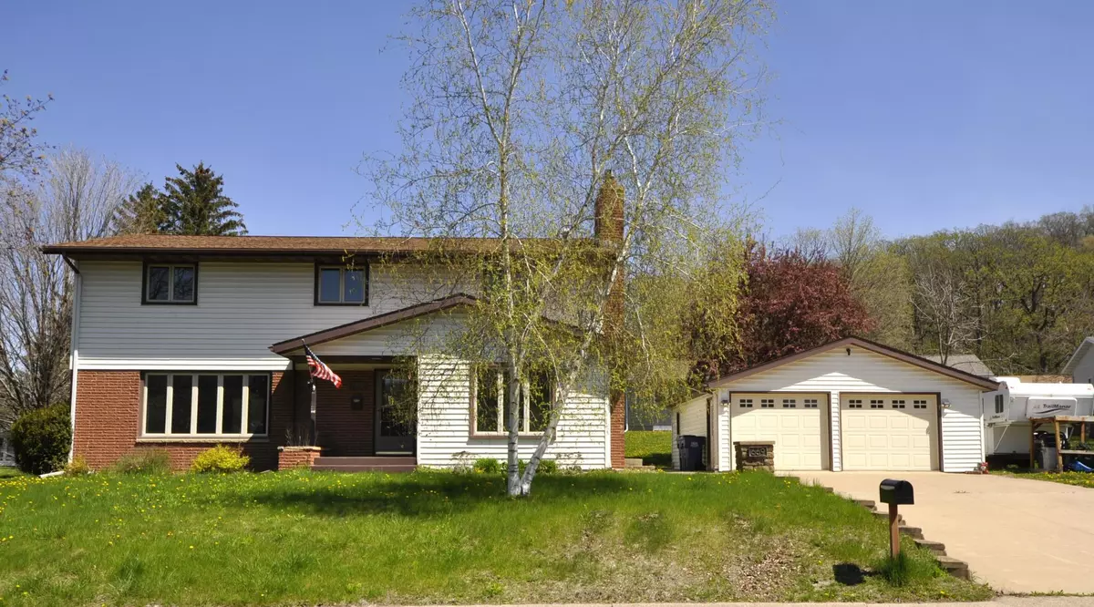 Saint Charles, MN 55972,669 E 14th ST