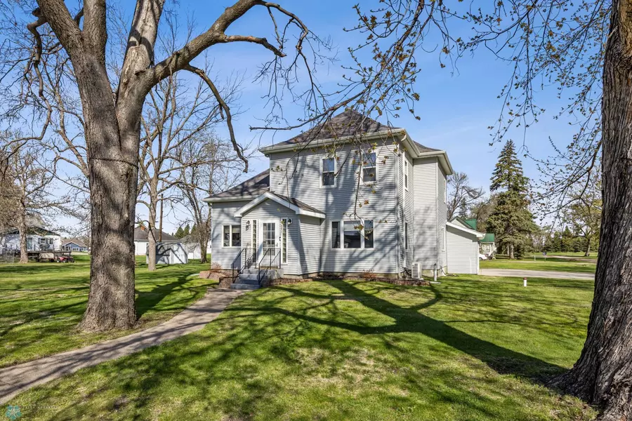 401 1st AVE N, Kindred, ND 58052